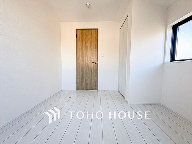 1日の疲れを癒し、心地よく寛げるようゆったりとした広さを確保しています。