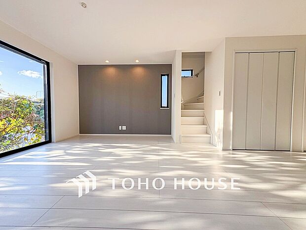 空気感という居心地の良いBGMは、暮らしのステージを彩り、心のやすらぎと満足感を与えてくれます。