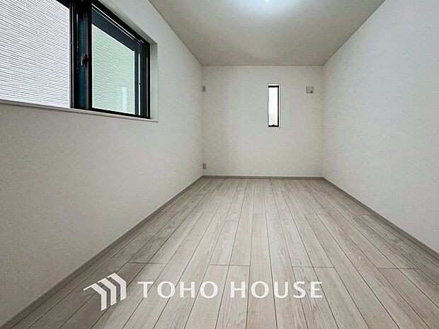 家族一人ひとりの大切なプライベート空間。感性で個性的に飾って頂けるようシンプルに仕上げてあります。