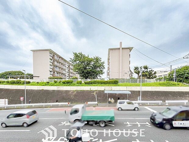 開放的で気持ちの良い眺望と青い空を満喫できます。