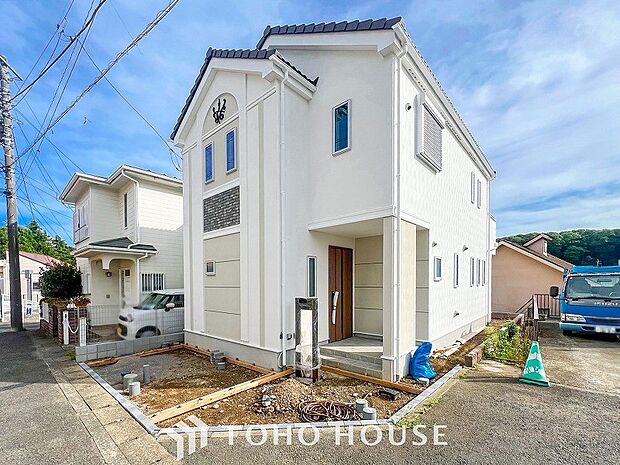 帰り着くたびに洗練されたテイストの空間に迎えられ誇りと喜びを感じる玄関まわりです。