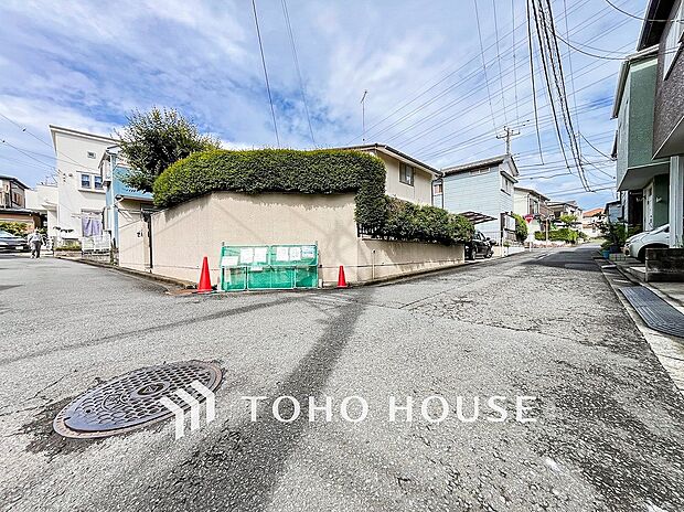 閑静な住宅街の陽当りに恵まれた土地で寛ぎに満ちた生活を。