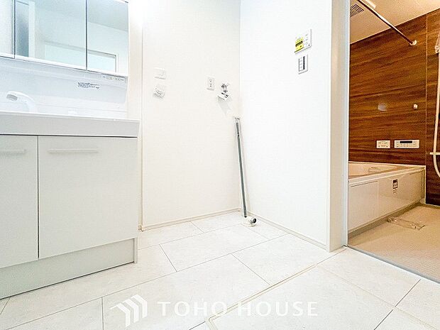 清潔感のあるプライベート空間は、身だしなみチェックや肌のお手入れに最適です。