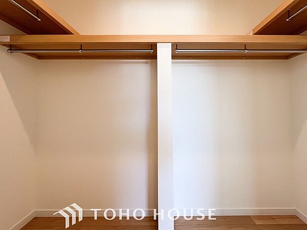 衣類だけでなく大きな荷物も収納でき、お部屋がすっきりします。