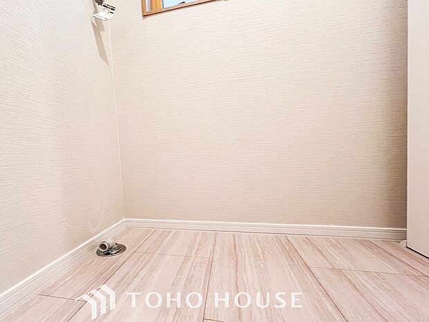 洗濯機を配置しても十分なスペースを確保しております。