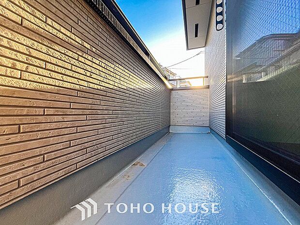 お部屋にも爽やかな風と暖かく柔らかな日差しが差し込み、毎日の暮らしを豊かに彩ります。