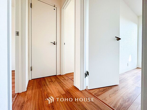 やわらかな陽射しがふりそそぎ、ゆったりした時間が流れる室内。