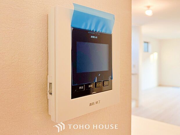 誰が来てもわかる様にモニター付きインターホンを設置。快適と安らぎを合わせた優しい設計。