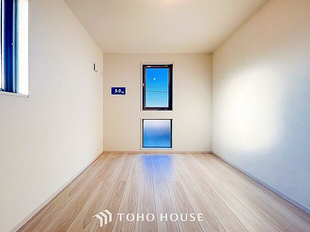 採光もアクセントの一つとして。プライベートルームにはやさしい光が射し込んでいます。