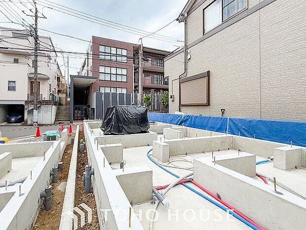 表現された空間は豊かな光と風を纏い、暮らしの時間を豊かにしてくれます。