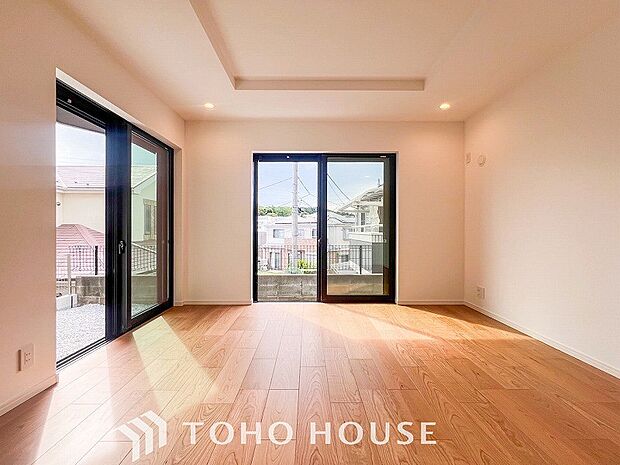 落ち着いた雰囲気に包まれた伸びやかな空間で、ゆったりと家族団らんの時間を過ごせます。