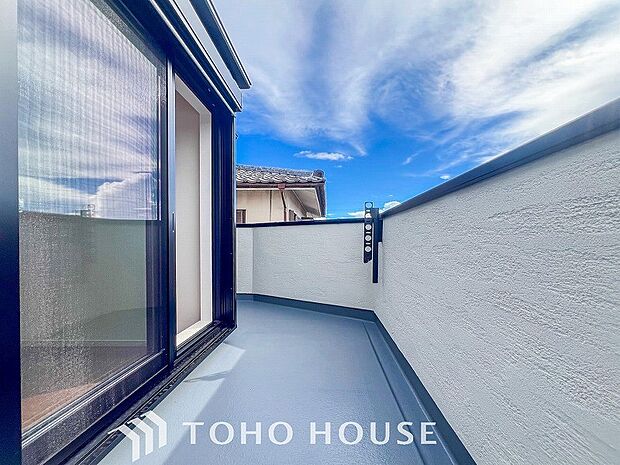 お部屋にも爽やかな風と暖かく柔らかな日差しが差し込み、毎日の暮らしを豊かに彩ります。