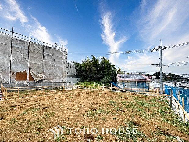 開放的で気持ちの良い眺望と青い空を満喫できます。