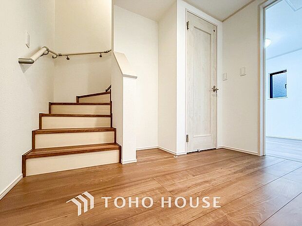 やわらかな陽射しがふりそそぎ、ゆったりした時間が流れる室内。