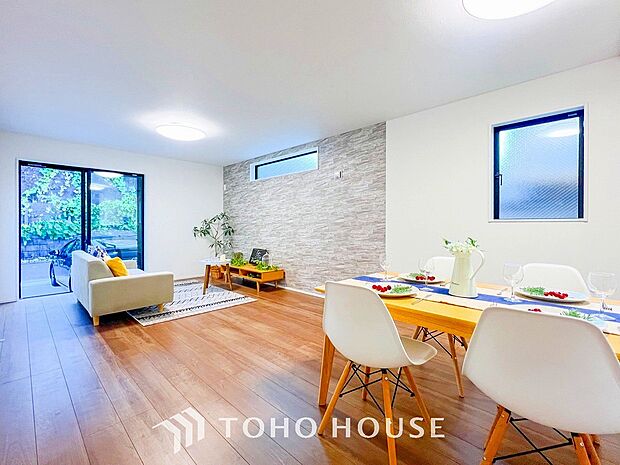 空気感という居心地の良いＢＧＭは、暮らしのステージを彩り、心のやすらぎと満足感を与えてくれます。