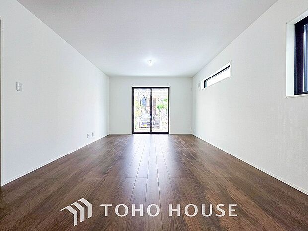 落ち着いた雰囲気に包まれた伸びやかな空間で、ゆったりと家族団らんの時間を過ごせます。