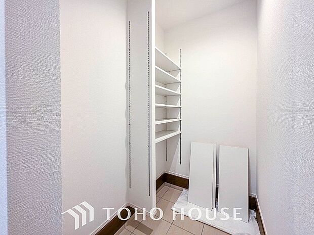 空間を余すところなく有効利用した収納は生活空間をより上質なものにしてくれるでしょう。