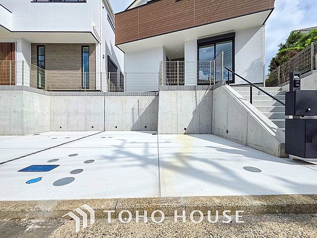 カースペースもゆとりある空間を保っています。