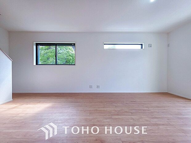 家族みんなが爽やかに健やかに過ごせるように、溢れる光をたっぷり取り込んだリビングダイニング。