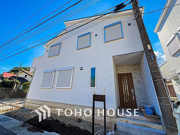 帰り着くたびに洗練されたテイストの空間に迎えられ誇りと喜びを感じる玄関まわりです。