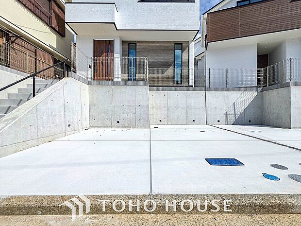 カースペースもゆとりある空間を保っています。