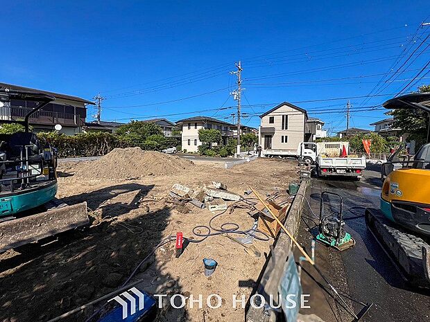 閑静な住宅街の一角、ひと時のくつろぎが生まれ、ゆっくりと愛着が育まれていきます。