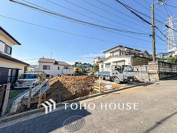 閑静な住宅街の陽当りに恵まれた土地で寛ぎに満ちた生活を。