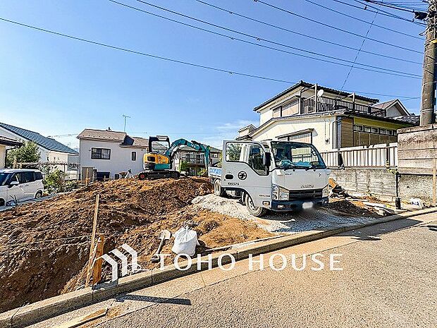 ゆったりとした駐車スペースを確保。お車を所有されない方は、自転車やバイクなどの駐輪スペースとしても。
