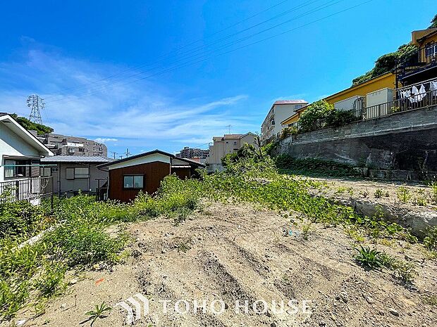 閑静な住宅街の一角、ひと時のくつろぎが生まれ、ゆっくりと愛着が育まれていきます。