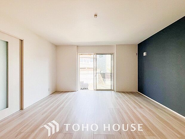 太陽の恵みを一気に受けた明るくあたたかいお住まい。吹きぬける風を感じながら爽やかで風通しの良い暮らし。