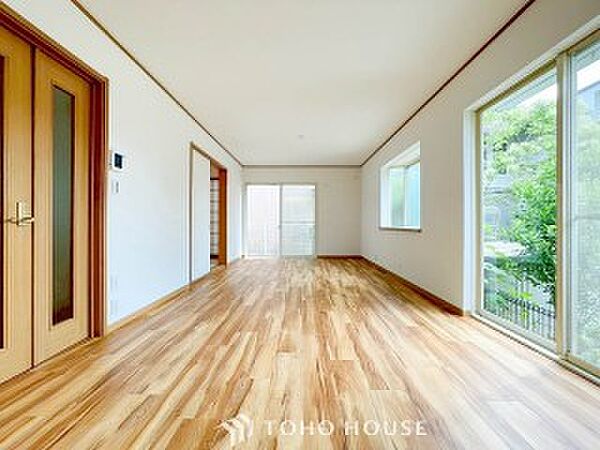 太陽の恵みを一気に受けた明るくあたたかいお住まい。吹きぬける風を感じながら爽やかで風通しの良い暮らし。