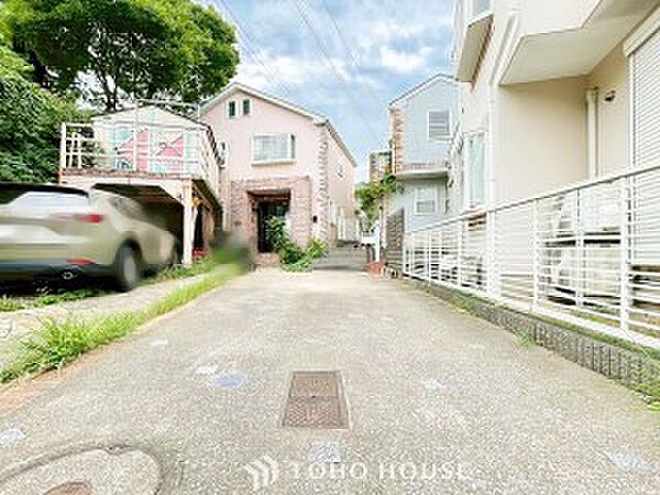 カースペースもゆとりある空間を保っています。