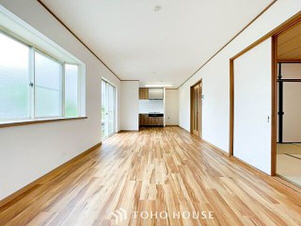 落ち着いた雰囲気に包まれた伸びやかな空間で、ゆったりと家族団らんの時間を過ごせます。