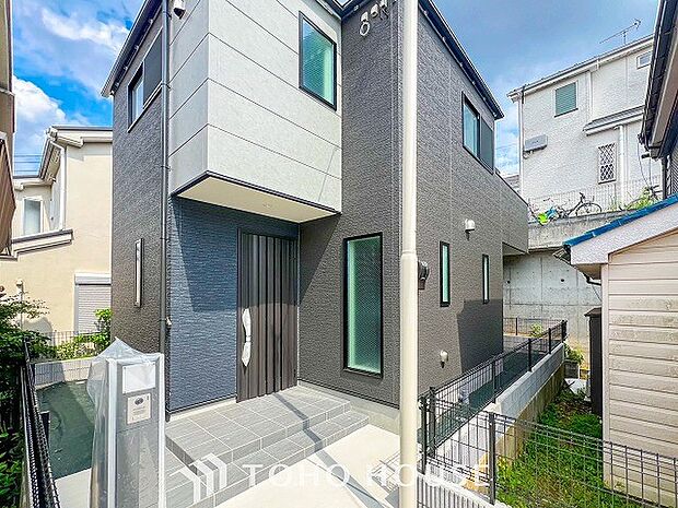 表現された空間は豊かな光と風を纏い、暮らしの時間を豊かにしてくれます。