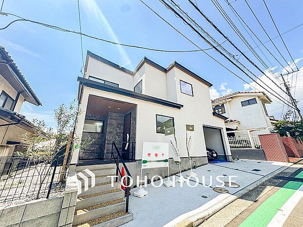 風を感じ青い空から太陽の恵みを感じる温もり溢れる佇まい。