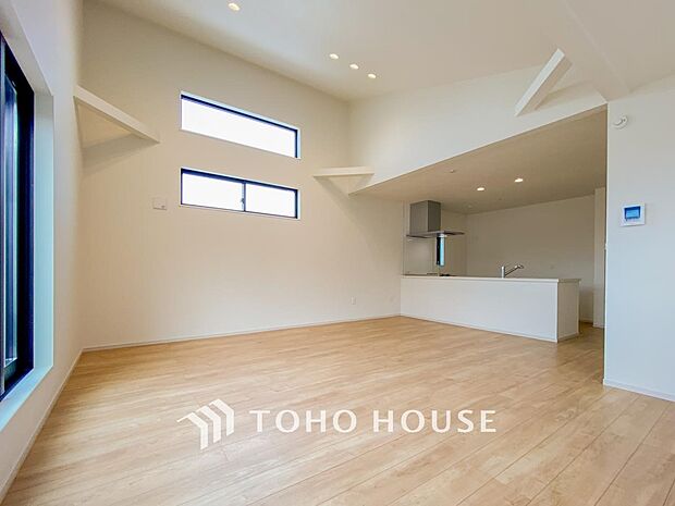 落ち着いた雰囲気に包まれた伸びやかな空間で、ゆったりと家族団らんの時間を過ごせます。