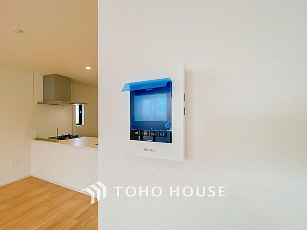 誰が来てもわかる様にモニター付きインターホンを設置。