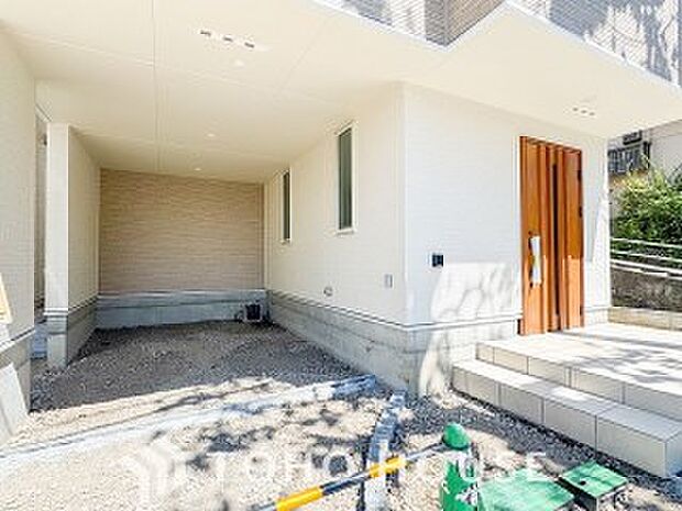 カースペースもゆとりある空間を保っています。