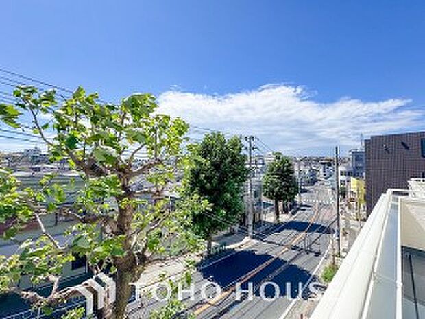 開放的で気持ちの良い眺望と青い空を満喫できます。