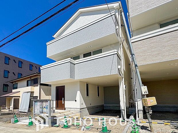 帰り着くたびに洗練されたテイストの空間に迎えられ誇りと喜びを感じる玄関まわりです。