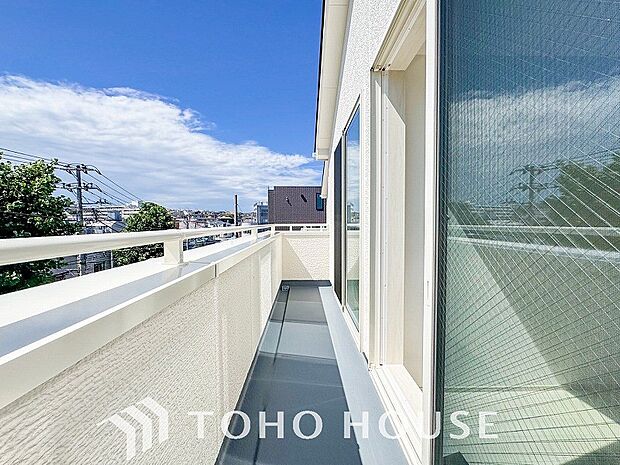 お部屋にも爽やかな風と暖かく柔らかな日差しが差し込み、毎日の暮らしを豊かに彩ります。