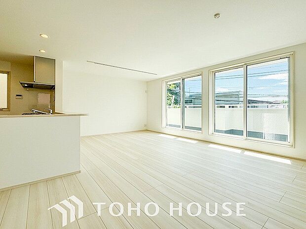 落ち着いた雰囲気に包まれた伸びやかな空間で、ゆったりと家族団らんの時間を過ごせます。