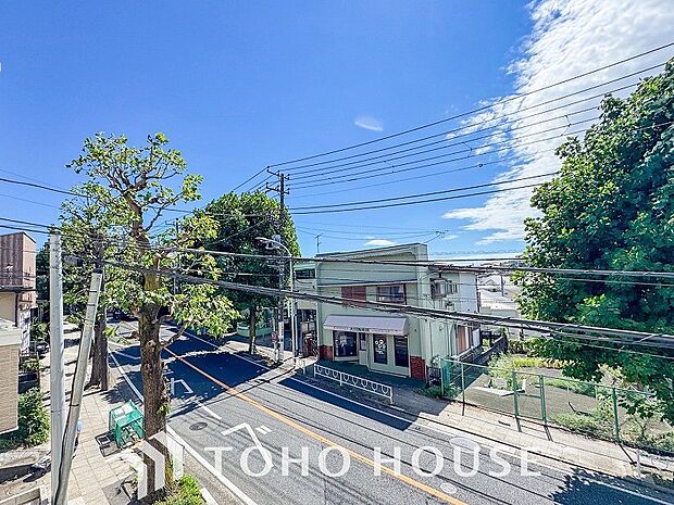 開放的で気持ちの良い眺望と青い空を満喫できます。