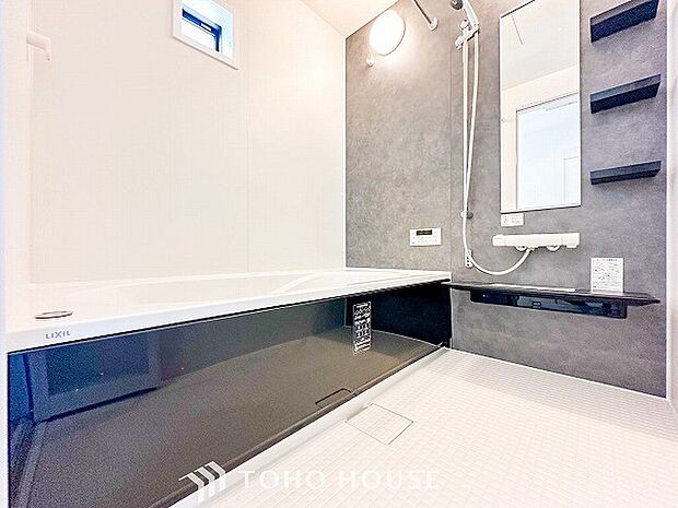 一日の疲れが癒される優雅なバスタイムを堪能できるゆとりあるバスルームです。