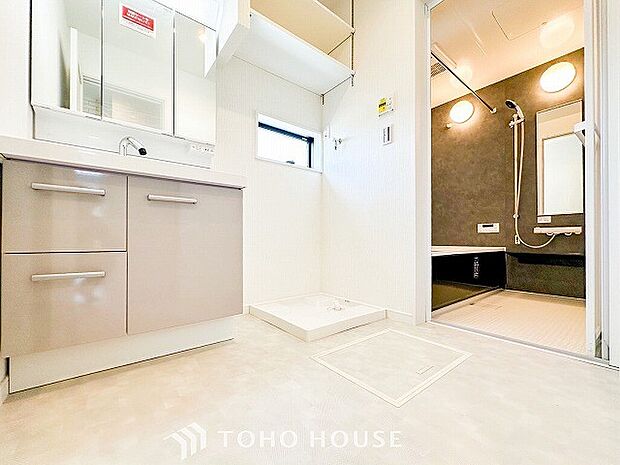 清潔感のあるプライベート空間は、身だしなみチェックや肌のお手入れに最適です。