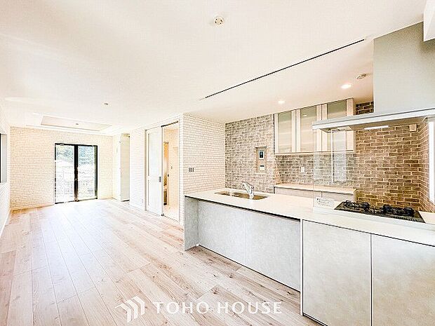 美味しいお料理も楽しいお喋りもキッチンを中心に広がります。