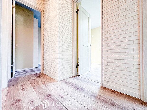 環境の良い場所にセンス良く暮らしたい、こだわりの室内には至福のシーンが繰り広げられます。