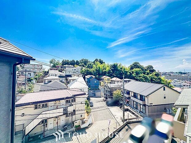 開放的で気持ちの良い眺望と青い空を満喫できます。