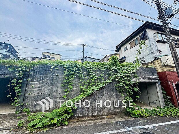 閑静な住宅地で小さなお子様がいるご家族にも安心な住環境が魅力です。