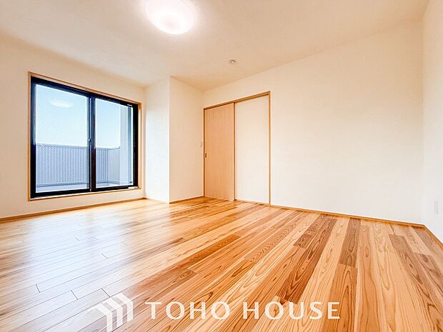 通風・採光にも優れ、心地よい光と風があふれています。